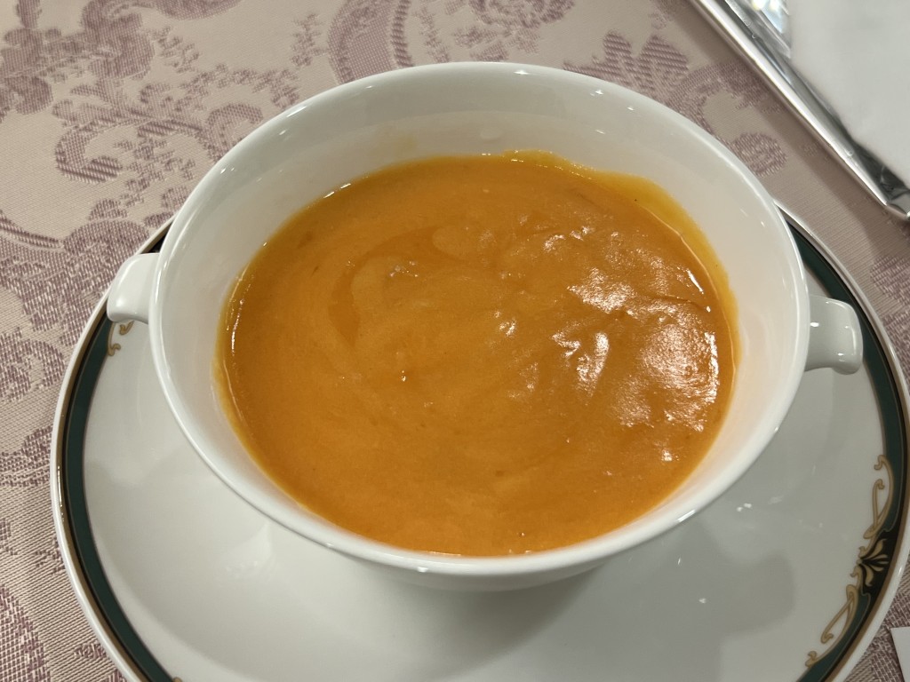蟹の卵入りふかひれスープ